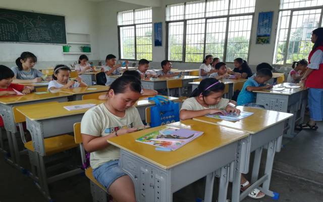 七月份的尾巴原唱,七月份的尾巴