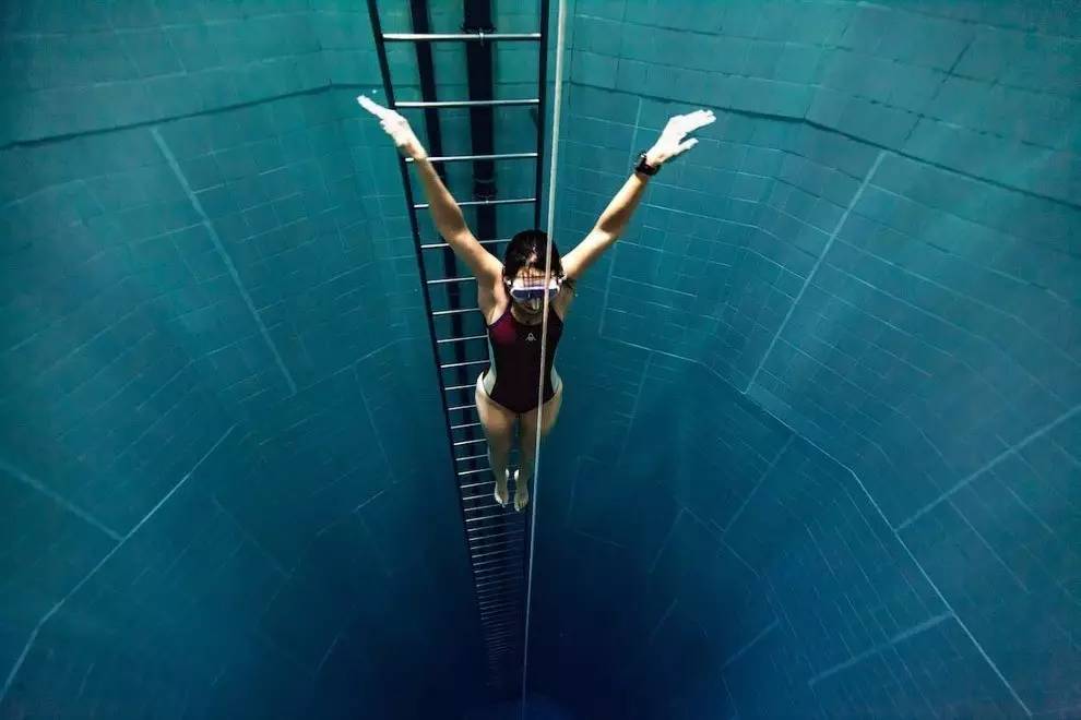 地球上最深的地方在地图上,地球上最深的地方深多少