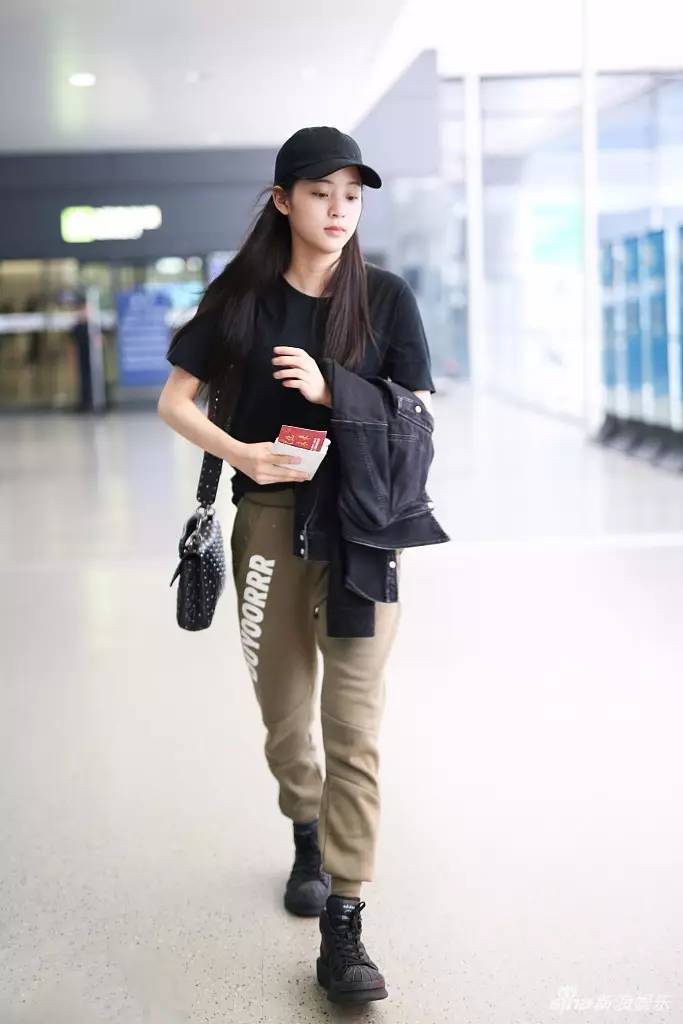 看杨幂宋茜这么搭配竟好看极了 (杨幂宋茜最近穿什么)