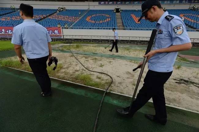 战高温民警,战高温斗酷暑保平安