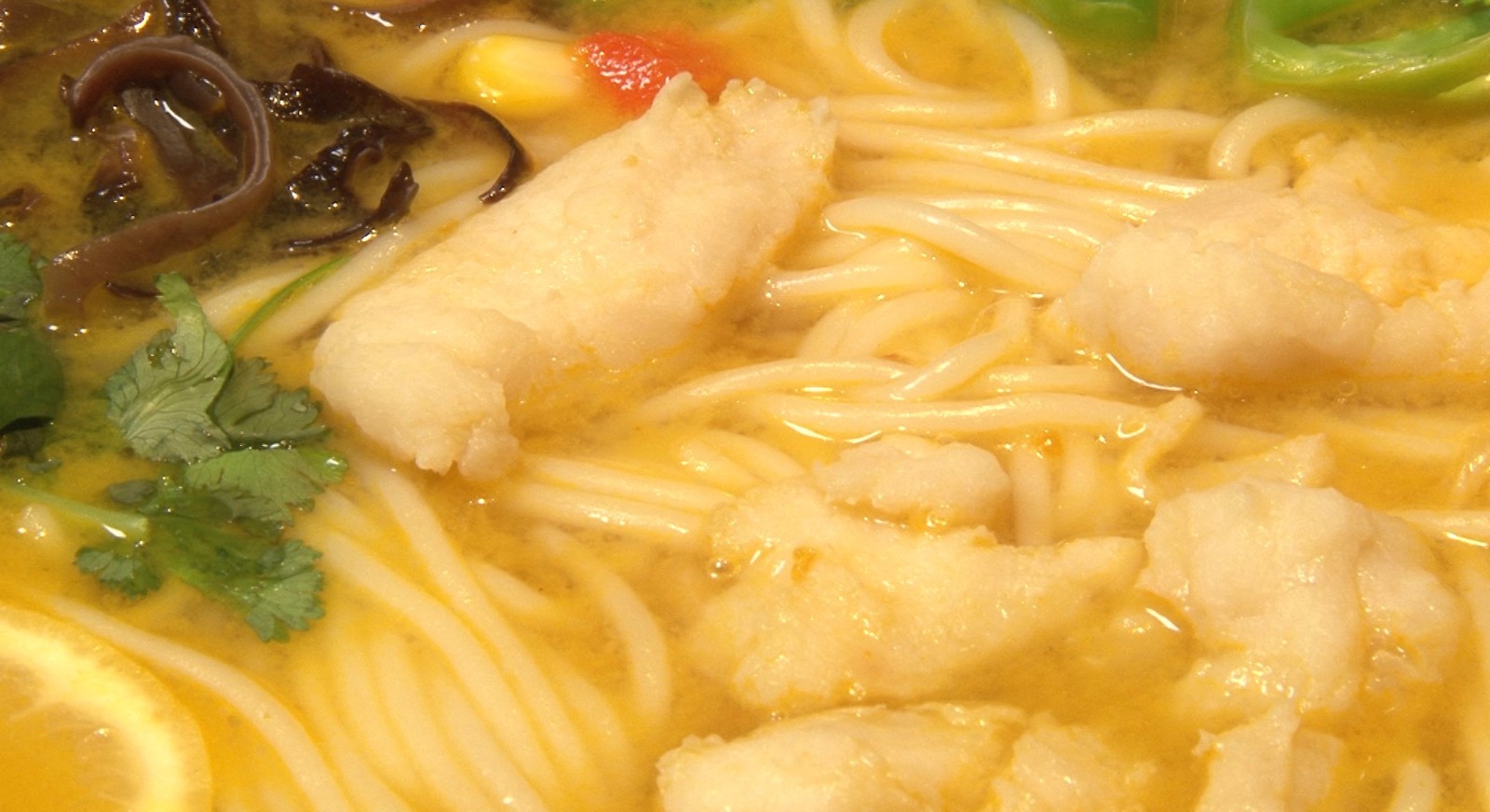 深圳超人气原生态过桥米线，每月卖出10万+碗！