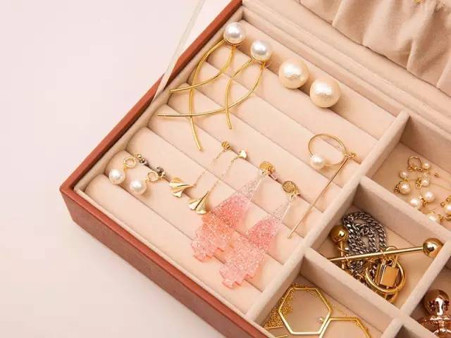 不要让你的旧首饰成为压箱底,对于首饰的收纳