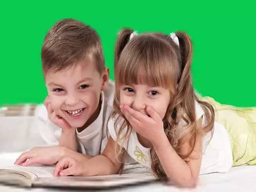 「周末推荐」这些童真问题，把父母问得羞羞哒