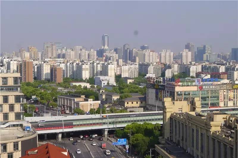 这条路越来越美,这条路18弯