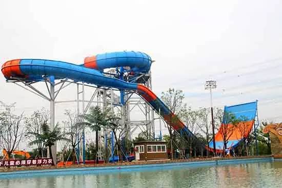 十大热门水上乐园,国内公认十大最好玩的水上乐园