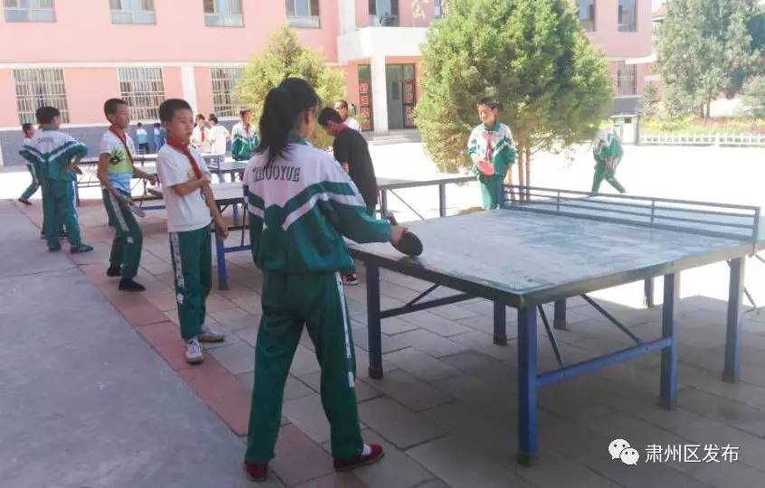 体育剪纸图片踢足球,关于踢足球的剪纸视频