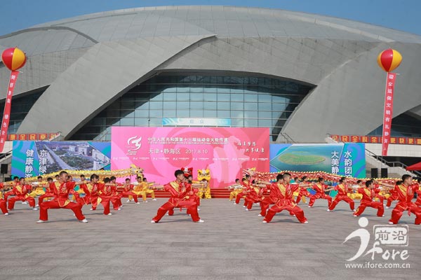 全运火炬传回西安奥体,全运火炬围观