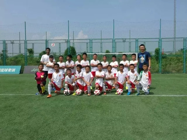 这群娃娃真厉害！达州校园足球队获得2017成都中国青少年精英足球邀请赛亚军