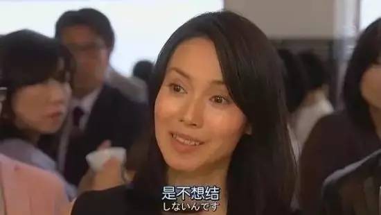 游客在德国行纳粹礼,中国游客在德国行举手礼后续