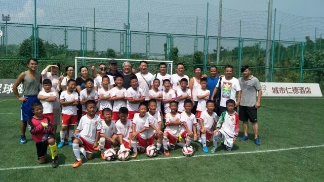 这群娃娃真厉害！达州校园足球队获得2017成都中国青少年精英足球邀请赛亚军
