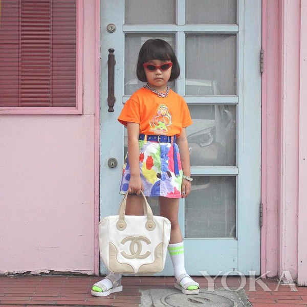 令老阿姨汗颜6岁日本小萝莉把choker玩得这么溜！