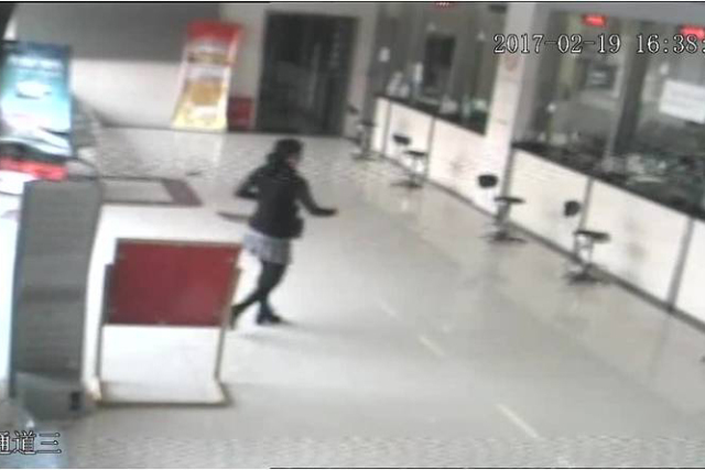 密码封条遭“透视”，消费卡内金额“乾坤大挪移”