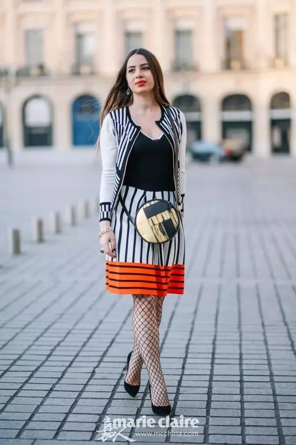 黑白条纹搭配墨绿色,黑白条纹搭配主题