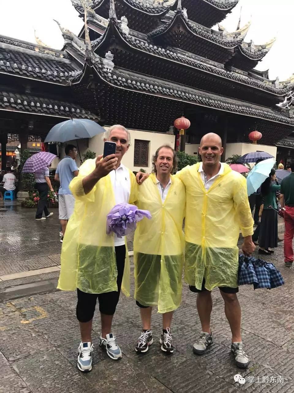 菲戈来凯里踢足球,世界足球先生路易斯菲戈