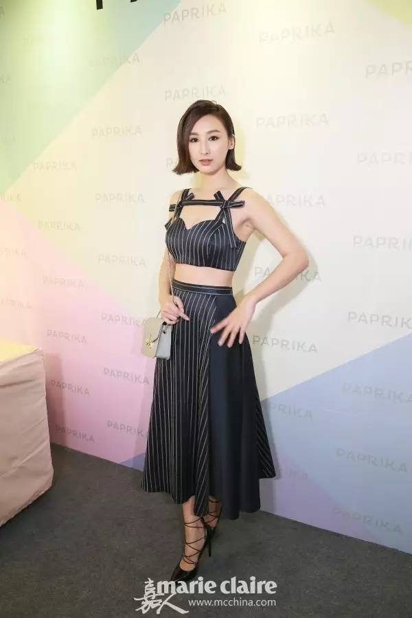 黑白条纹搭配墨绿色,黑白条纹搭配主题