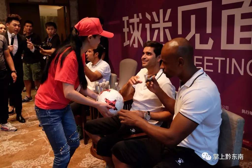 菲戈来凯里踢足球,世界足球先生路易斯菲戈