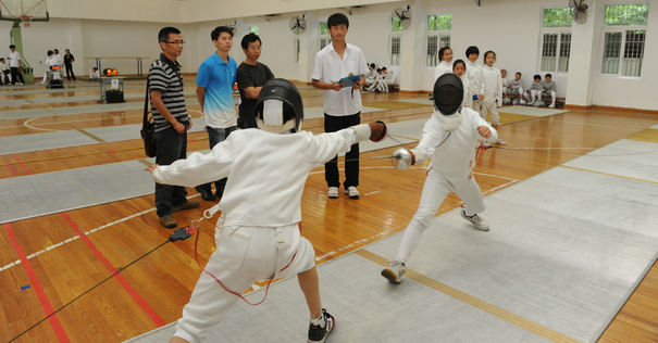 北京青少年击剑训练,青少年训练基地军事化