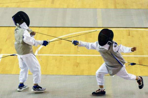 北京青少年击剑训练,青少年训练基地军事化