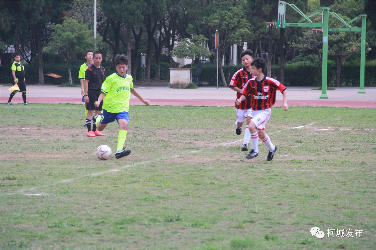 马拉多纳少年视频,马拉多纳少年时颠球视频集锦