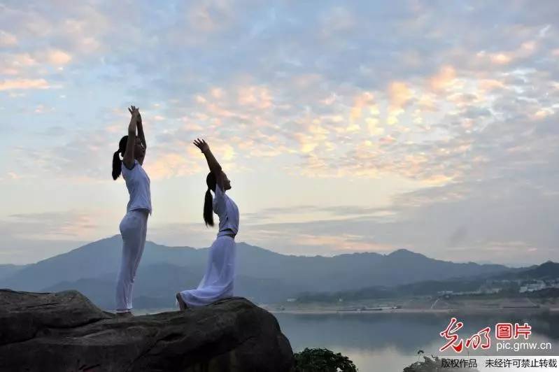 光明图刊,全民健身齐参与展示风采添活力