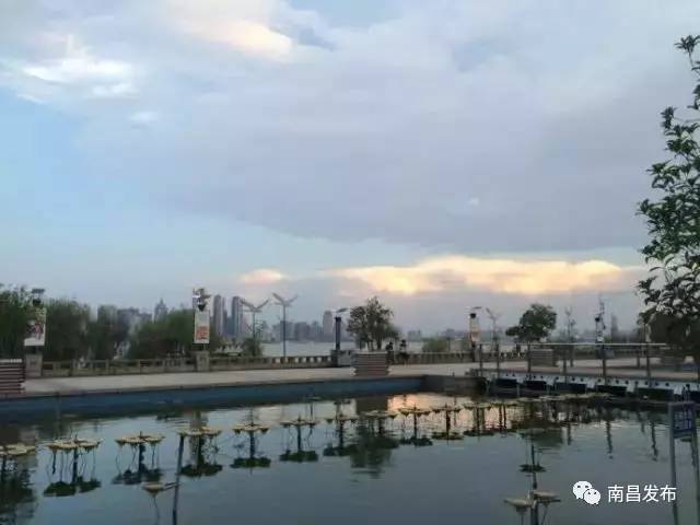 南昌2号线地铁怎么过赣江,二号线地铁游玩线路