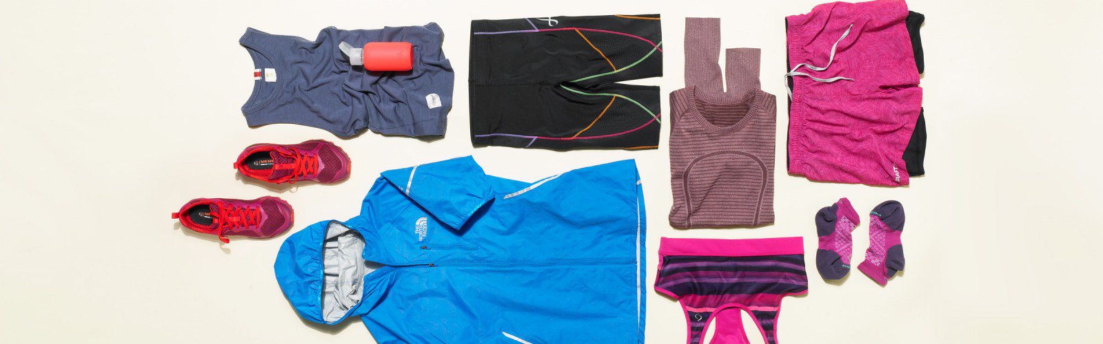 夜跑必备六大装备女,适合女生跑马的套装