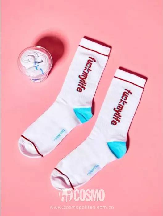 最近超火的网红袜子男,今年超流行的袜子男