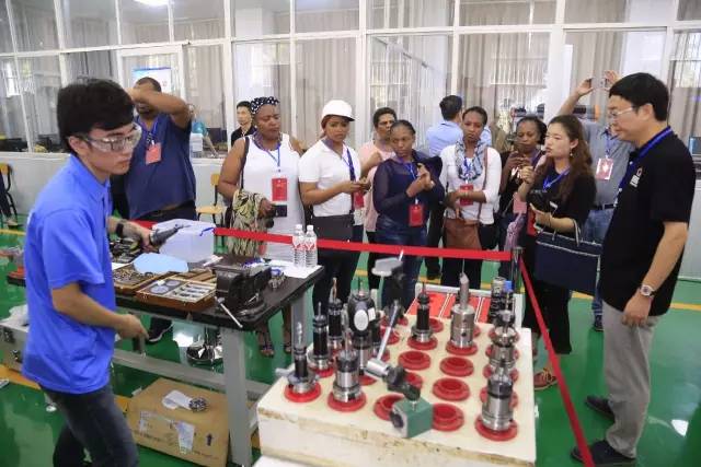 「新闻下午茶」求助！儿子意外死亡，儿媳离家出走，丈夫车祸身亡……北流六旬阿婆抚养五个未成年孙女！