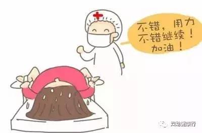 孕妇医院急诊门口站着生下宝宝,产科医生孕妇生小孩