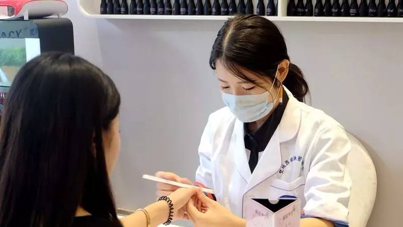 「探店」高圆圆、王丽坤都用的“神器”！银川这家店让你丢掉美颜相机！