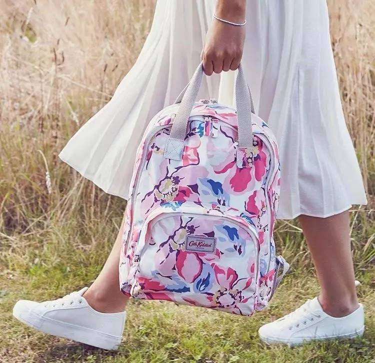 有没有好看的双肩包推荐啊,又好看又舒服的双肩包