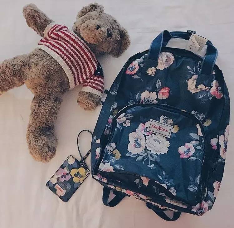 有没有好看的双肩包推荐啊,又好看又舒服的双肩包