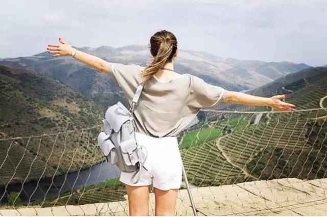 有没有好看的双肩包推荐啊,又好看又舒服的双肩包