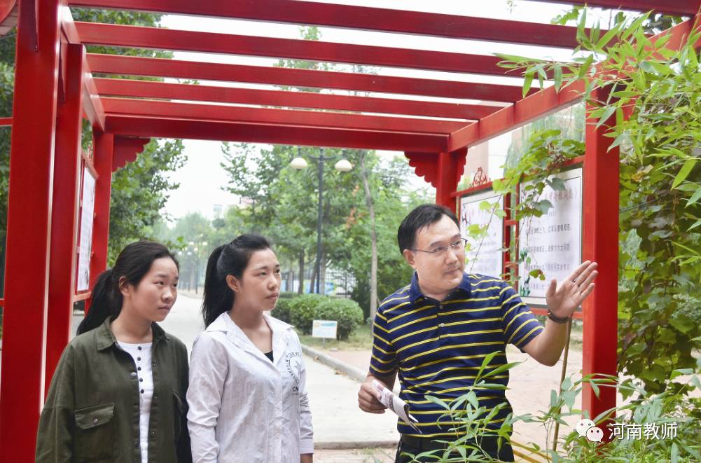 马上要开学，这所农村学校又有9位老师调进县城了……乡村学校面临的难题，有解吗？