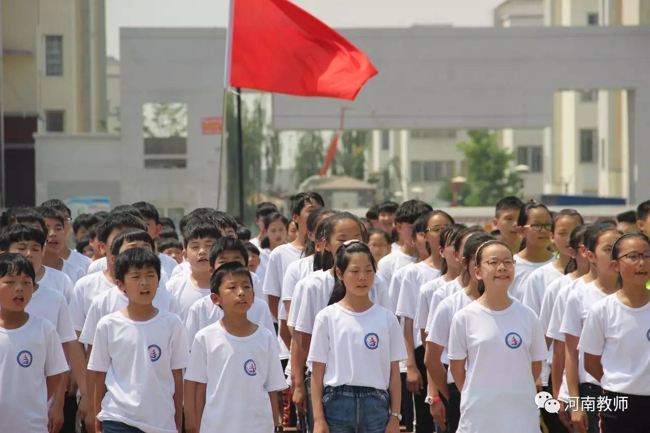 马上要开学，这所农村学校又有9位老师调进县城了……乡村学校面临的难题，有解吗？