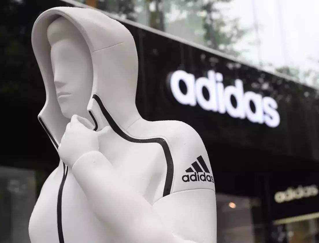 阿迪达斯线下商店营销策略,阿迪达斯网络推广