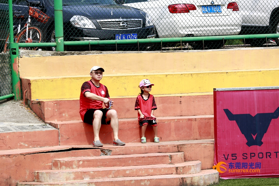 校友齐聚燃热血青春第二届东莞全国高校校友足球联赛开波