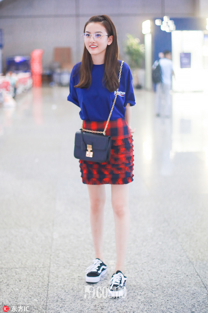 杨幂和马思纯,杨幂下半身失踪西装