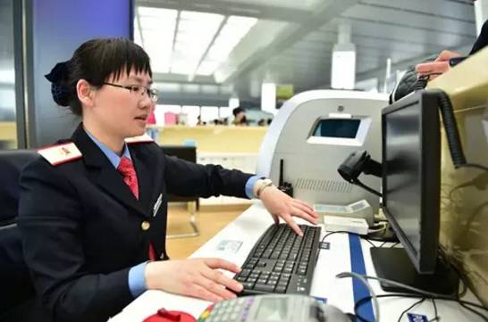 假期余额不足返程交通安全请关注,暑期余额不足请做好开学准备