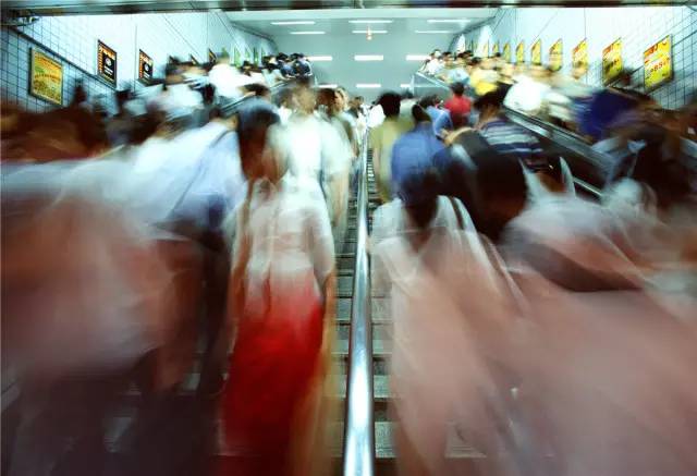 假期余额不足返程交通安全请关注,暑期余额不足请做好开学准备