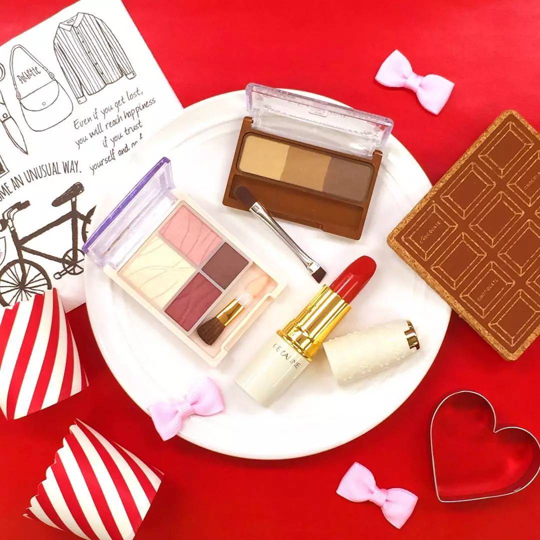 哪个彩妆品牌最好用又便宜又好看,最近几年火起来的彩妆品牌