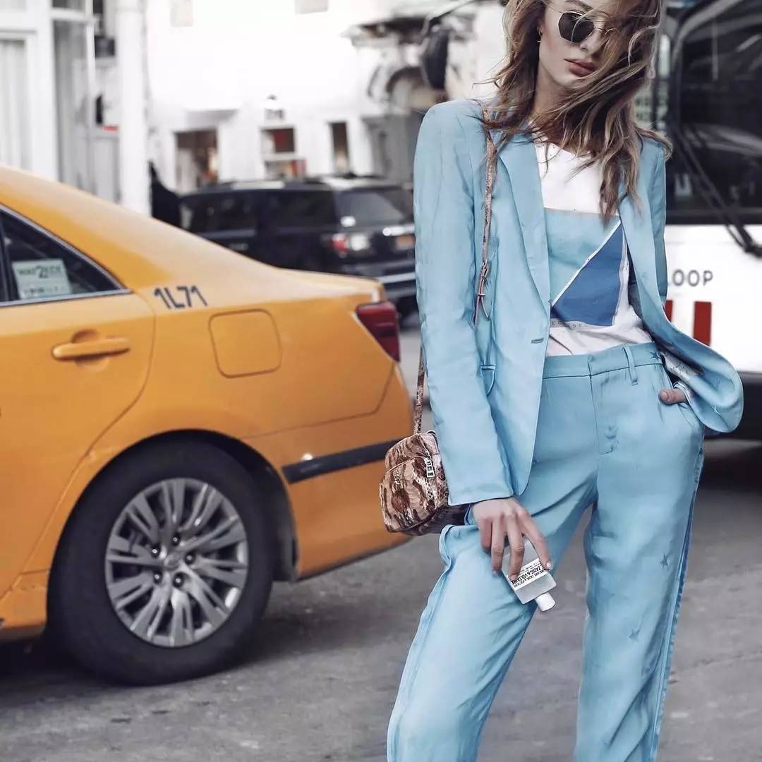 一夜入秋得添衣了,一夜入秋秋天衣服