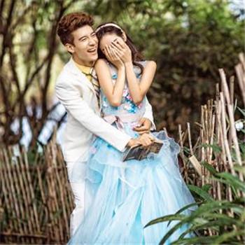 新娘化妆大约多少钱,请新娘化妆师多少钱