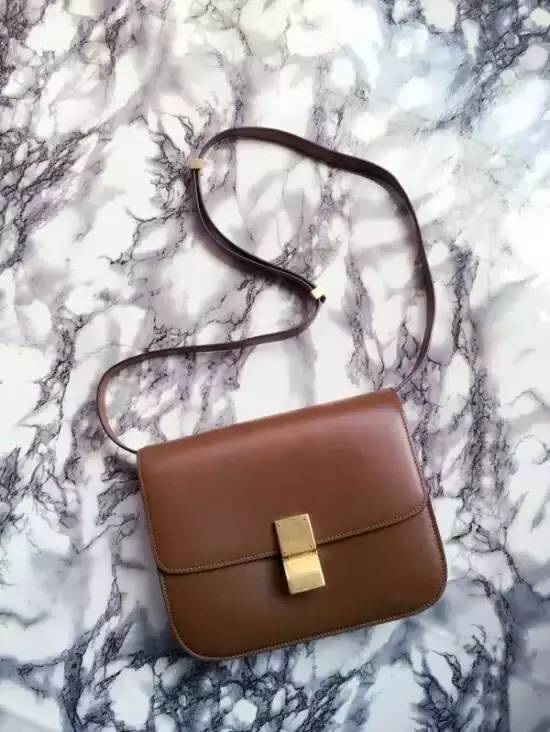 为什么每个女人都拥有一个钻戒,为什么女人都想拥有celine