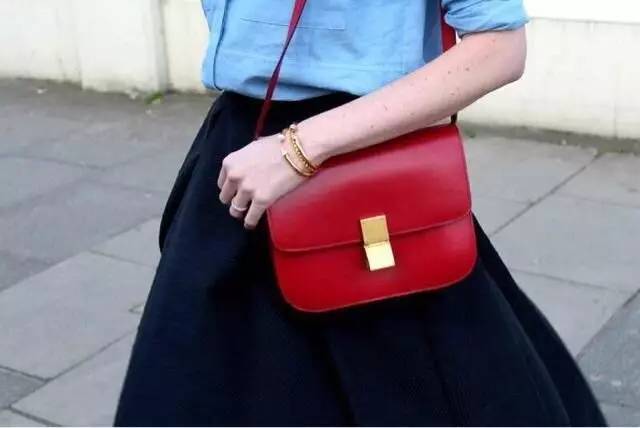 为什么每个女人都拥有一个钻戒,为什么女人都想拥有celine