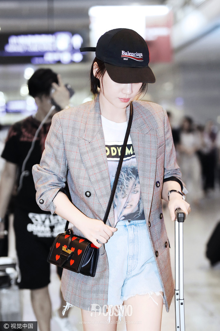 杨幂和马思纯,杨幂下半身失踪西装