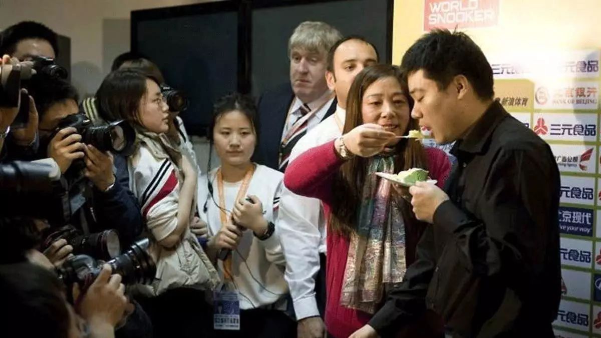 丁俊晖国内台球故事,丁俊晖缔造克鲁斯堡惨案