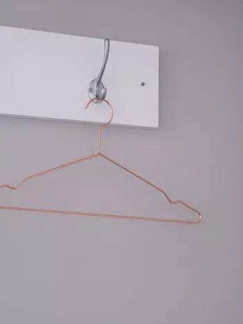 衣架选不好，你的贵衣服都毁了！