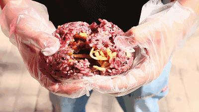 还吃啥子小面！称霸魔都25年的网红饭团杀来重庆，7块钱就能胀翻！