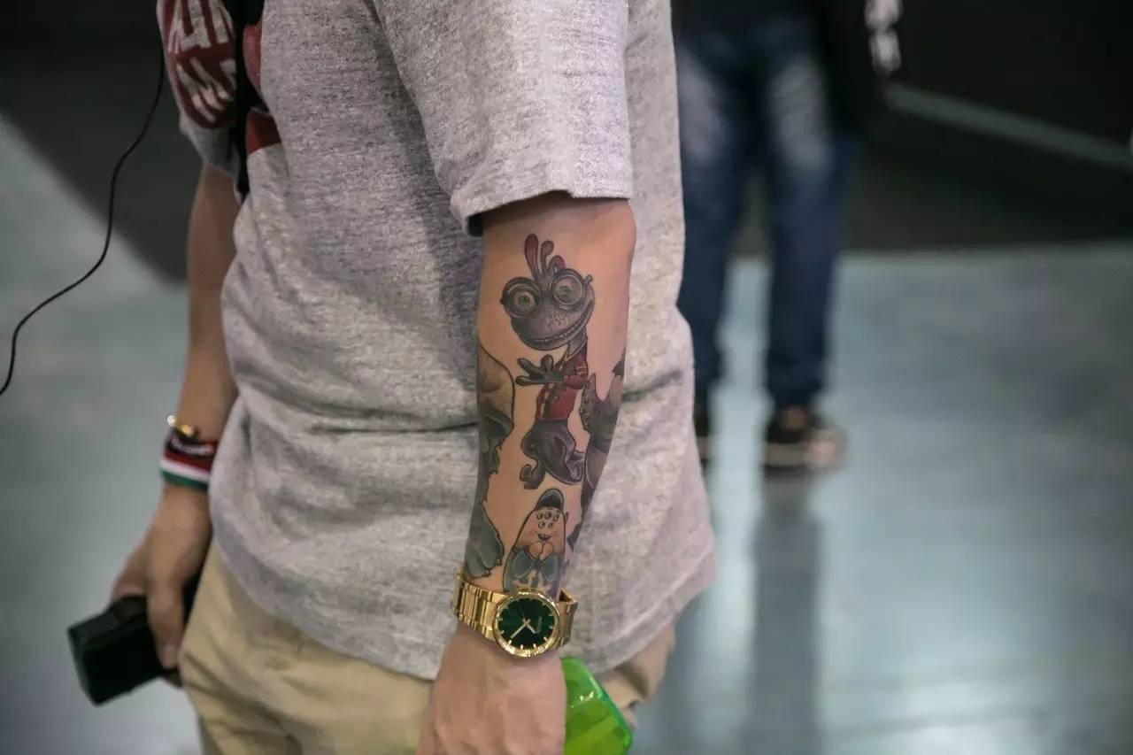 除了最新款最膨胀的球鞋，YOHOOD上这些有型的纹身也谋杀了无数菲林！